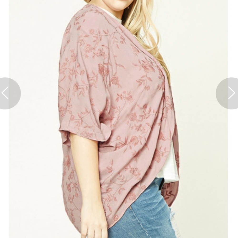 💮 Forever 21 Plus Embroiderd Kimono